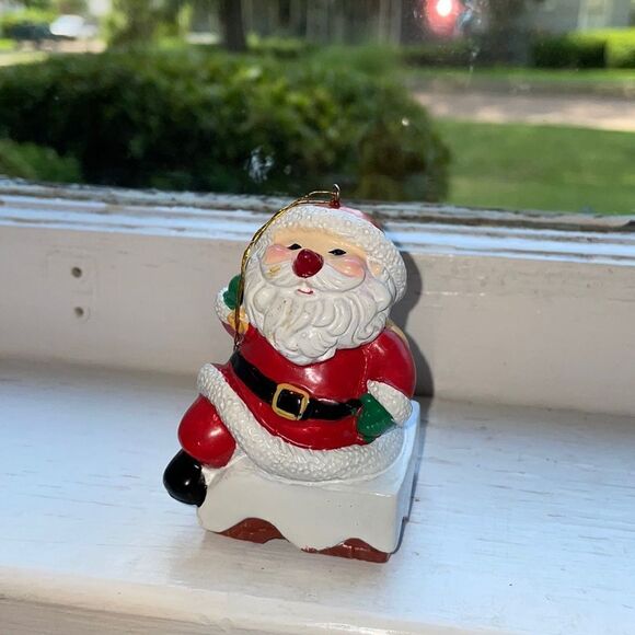 Vintage 1987 Avon Gift Collection Santa Light Up Musical Ornament - Picture 1 of 8